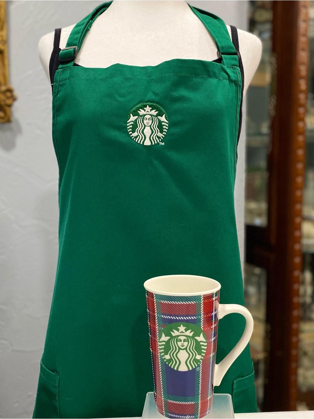 Starbucks Kelly Green Barista Apron with 16oz Tartan Plaid Starbucks Mug